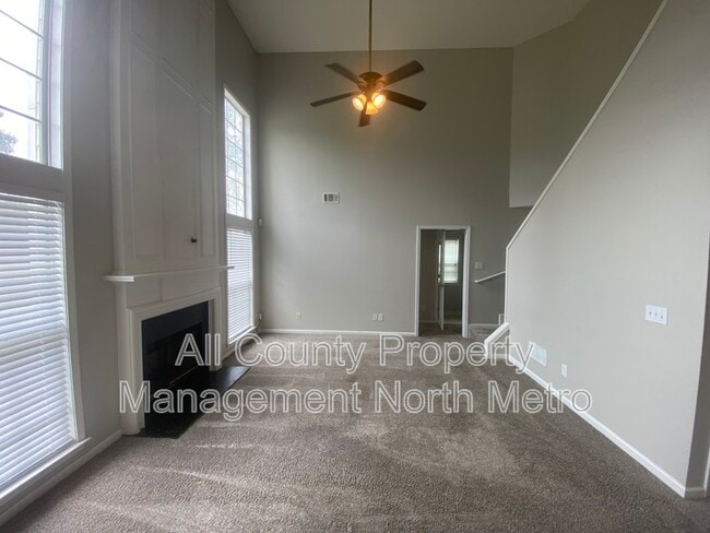 Building Photo - 9155 Friarbridge Dr