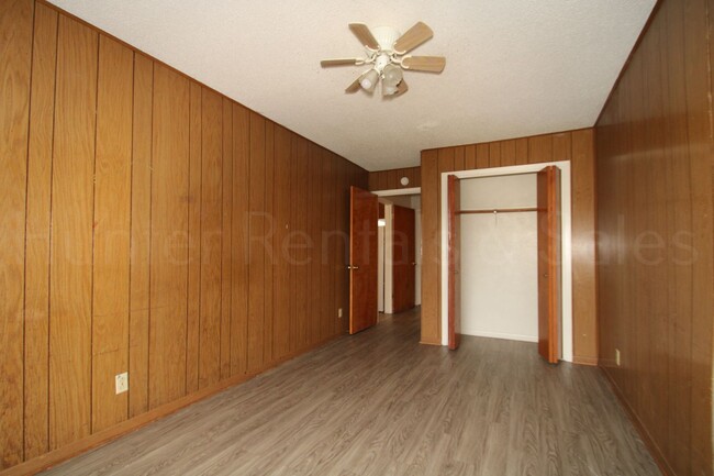 Foto del edificio - Spacious Four-Bedroom!