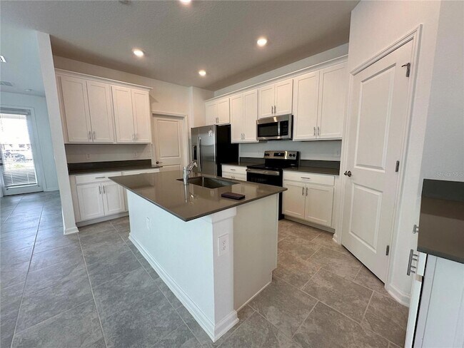 Building Photo - 166 Aces High Ln