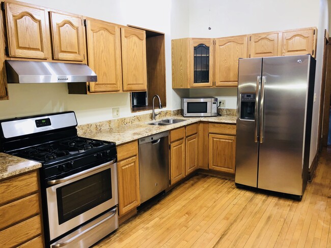 Foto del edificio - 2217 N Magnolia Ave