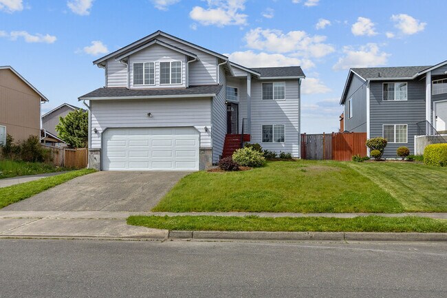 Building Photo - 1117 S 90th St Ct