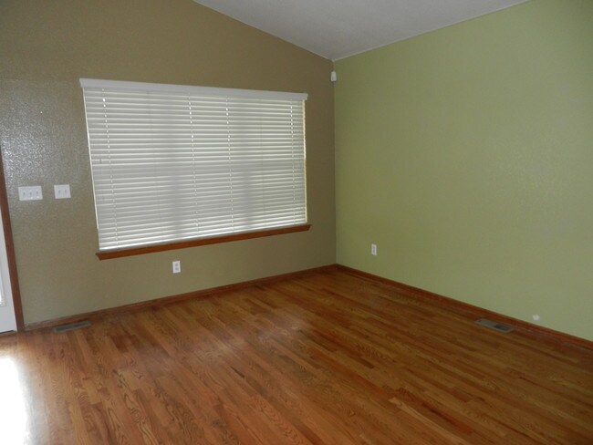 LIVING ROOM - 5438 S Versailles Way