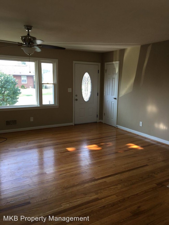 Building Photo - 3 br, 1 bath House - 1753 Victoria Street