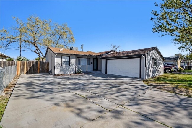 Photo - 7673 24th St (Sacramento, CA) House