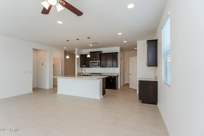 Foto del edificio - 4426 Greenleaf Dr