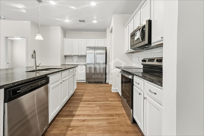 Building Photo - 974 Sunny Stroll Dr