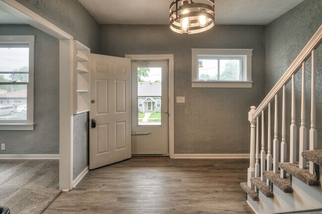 Foto del edificio - Beautifully updated 3-bedroom, 1-bath home that’s move-in ready.