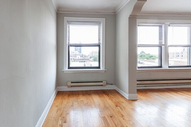 Foto del edificio - 435 W Roscoe St