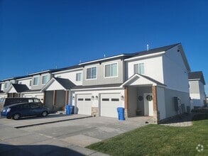 Building Photo - 438 S 3rd W