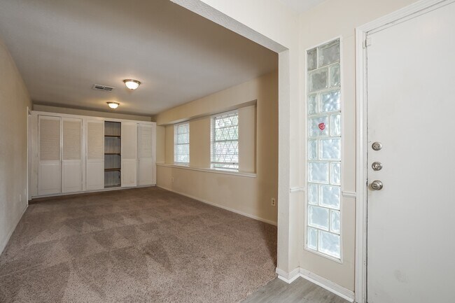 Foto del edificio - 23014 Whispering Willow Dr