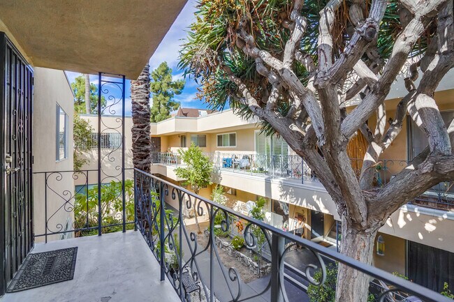 Foto del edificio - 2030 N Vermont Ave