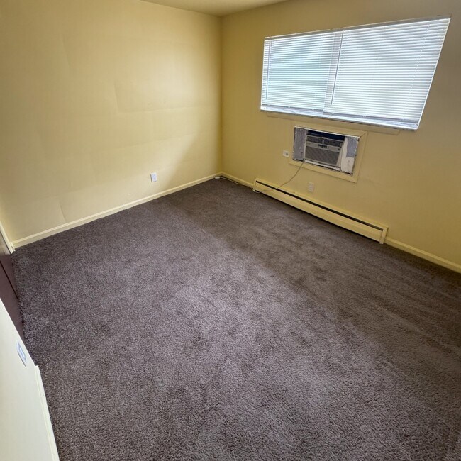 Building Photo - Cozy 1-Bedroom Apartment – 19751 Marx St, ...