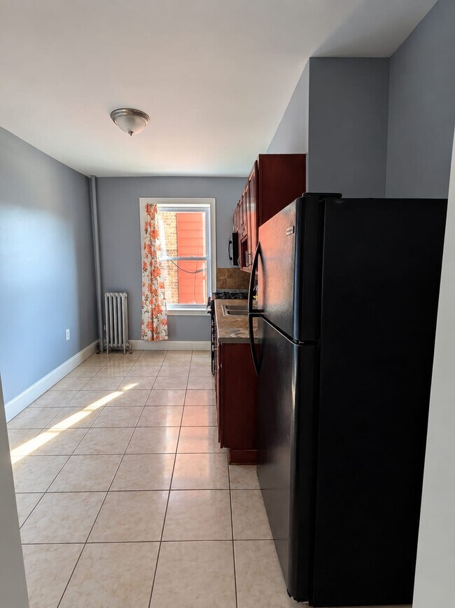 Building Photo - 729 Avenue A