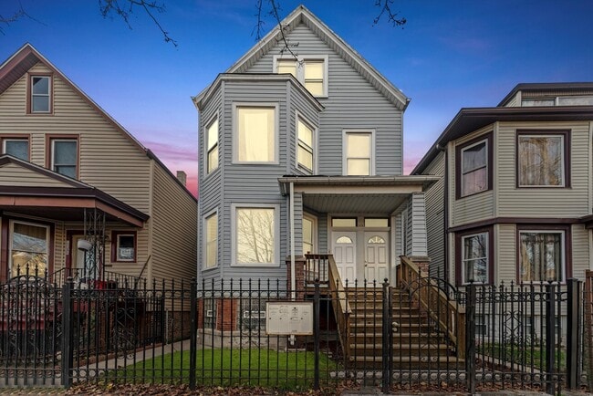 Building Photo - 2418 N Lawndale Ave