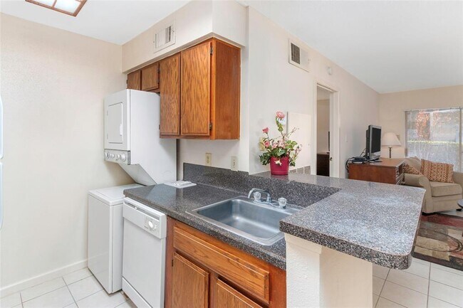Foto del edificio - 13151 Walden Rd