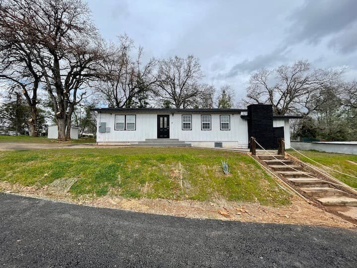 Foto principal - 6613 Stoney Dr