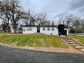 Building Photo - 6613 Stoney Dr