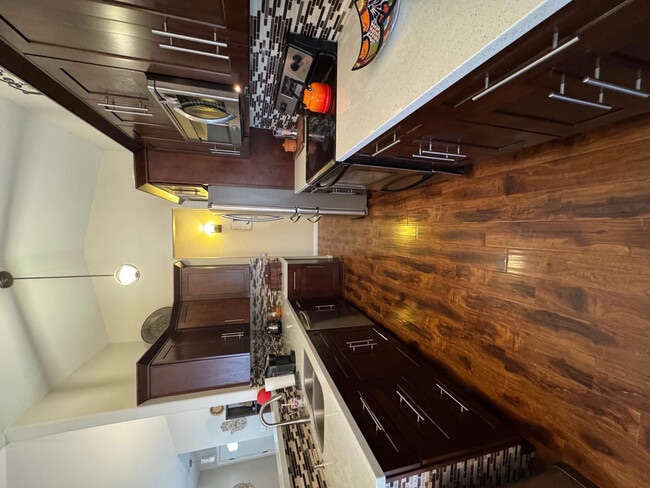 Building Photo - 1518 W Lobster Trap Dr