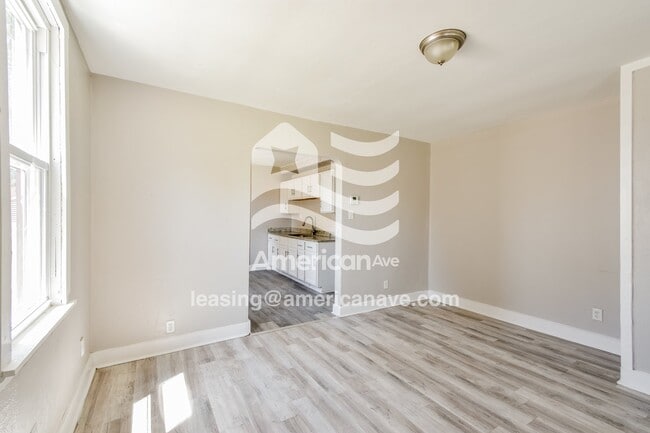 Foto del edificio - 4575 N 65th St