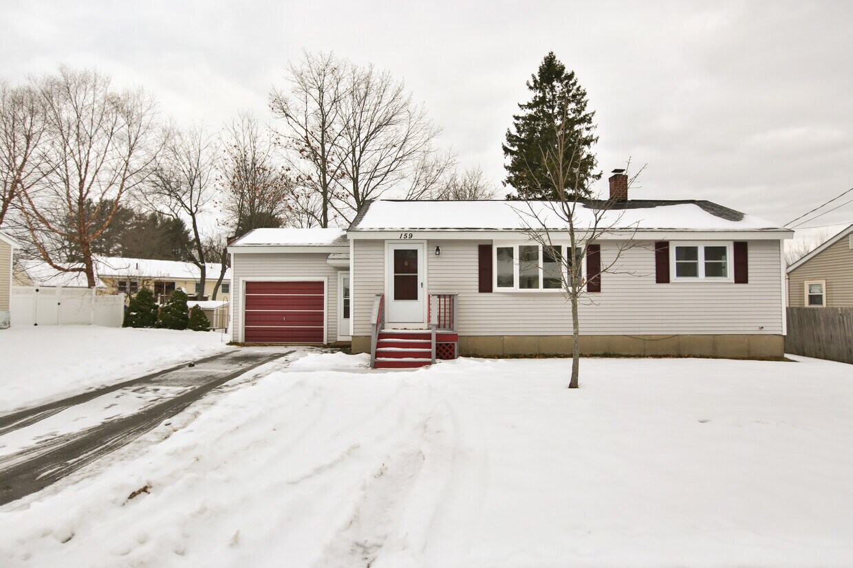 159 Leslie Dr, Portsmouth, NH 03801 House for Rent in Portsmouth, NH