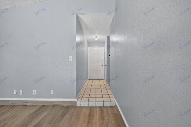 Building Photo - 2913 Green Ridge St