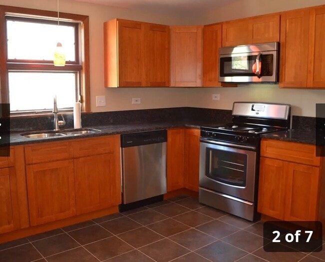 Building Photo - 2728 W Melrose St