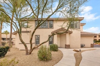 Building Photo - 9901 Trailwood Dr