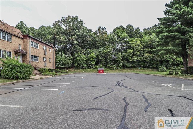 Building Photo - 40 College Dr