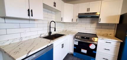 Building Photo - 126 Cannifton Rd N