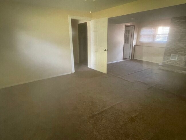 Foto del edificio - 317 N Central Ave