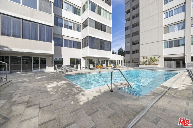 Foto del edificio - 865 Comstock Ave