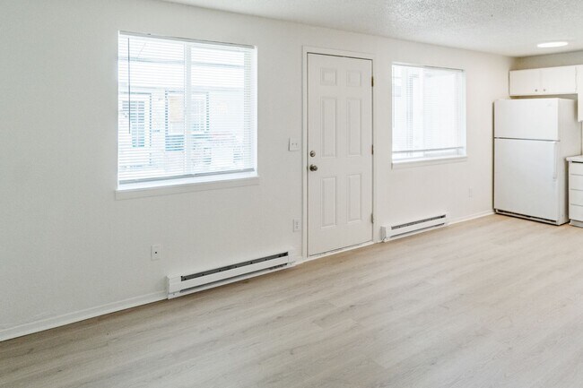 Building Photo - 1616/1624 East Desmet Avenue
