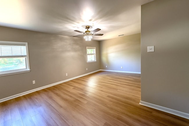 Photo - 704 E Perry St House