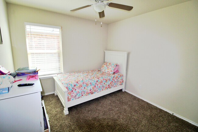 Foto del edificio - 2708 Risinger Rd