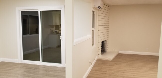 Building Photo - 2042 Evergreen St