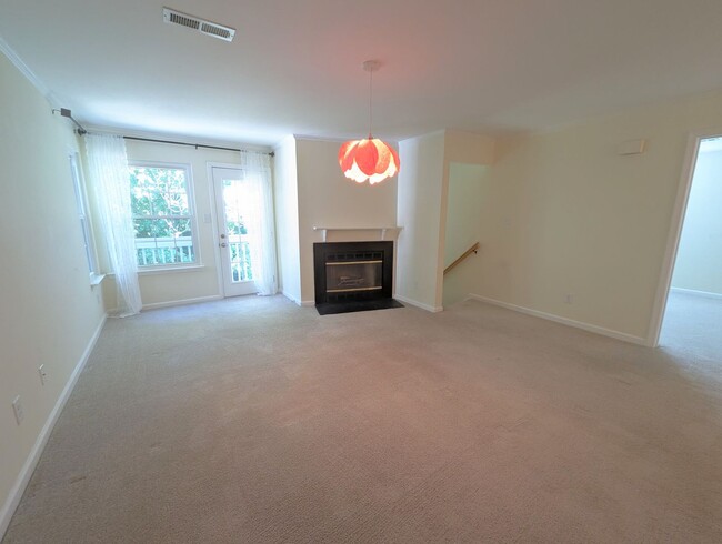 Building Photo - 104 Marshall Way Apt L, Williamsburg VA 23185