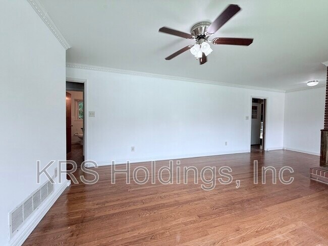 Foto del edificio - 1412 E Lane St