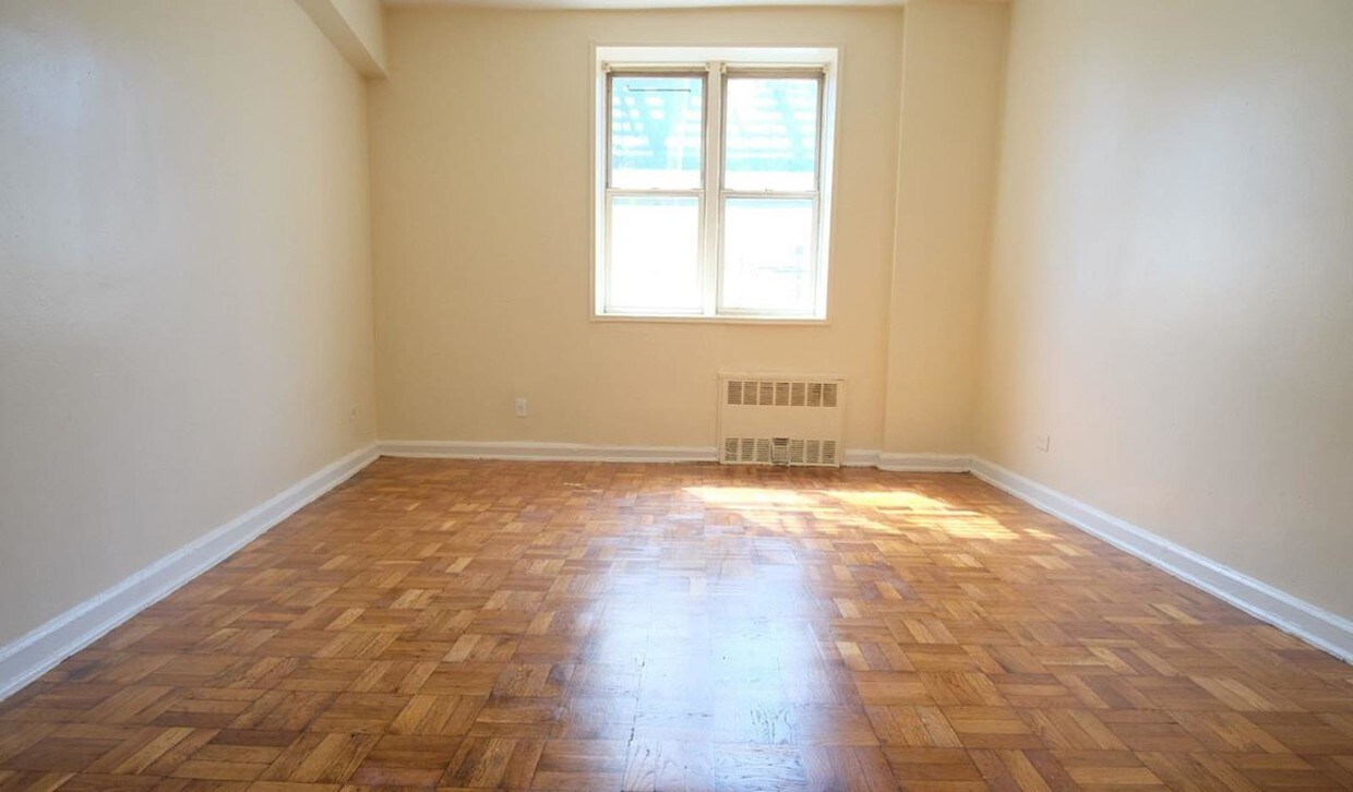 Building Photo - 4011 Kings Highway