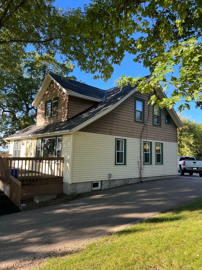 Building Photo - 3068 Co Rd T