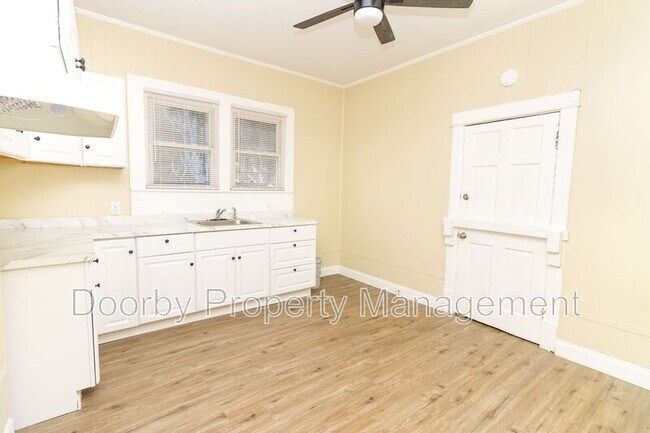 Foto del edificio - 2612 E 19th St