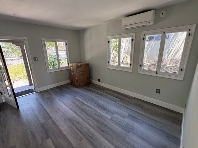 Building Photo - 92 S Sunnyslope Ave