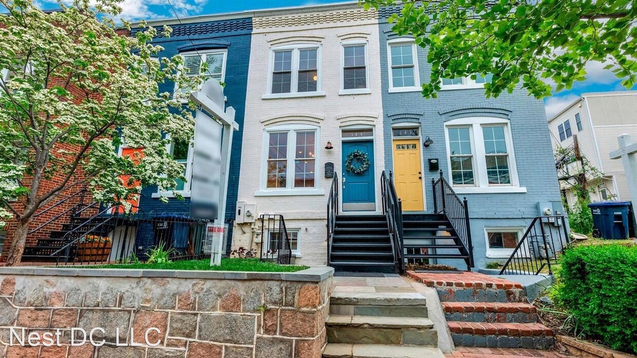 Primary Photo - 4 br, 2.5 bath House - 304 L St SE