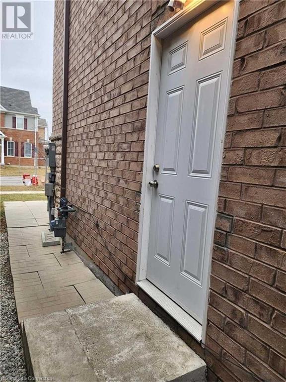 Building Photo - 9 Troyer St