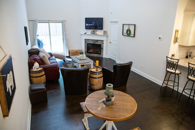 Foto del edificio - 6037 Townes Way