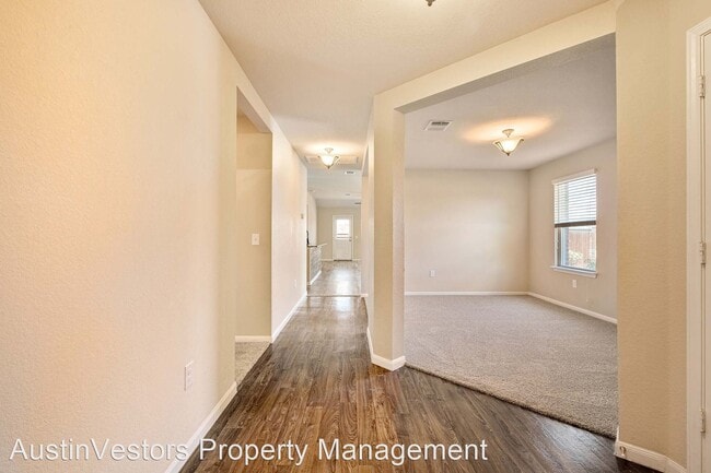 Building Photo - 4 br, 2 bath House - 702 Luna Vista Dr