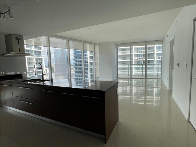 Foto del edificio - 495 Brickell Ave