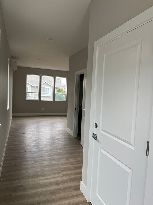 Foto del edificio - Garrison Square 3 bedroom- Brand New!