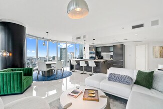 Building Photo - 200 Biscayne Blvd Way