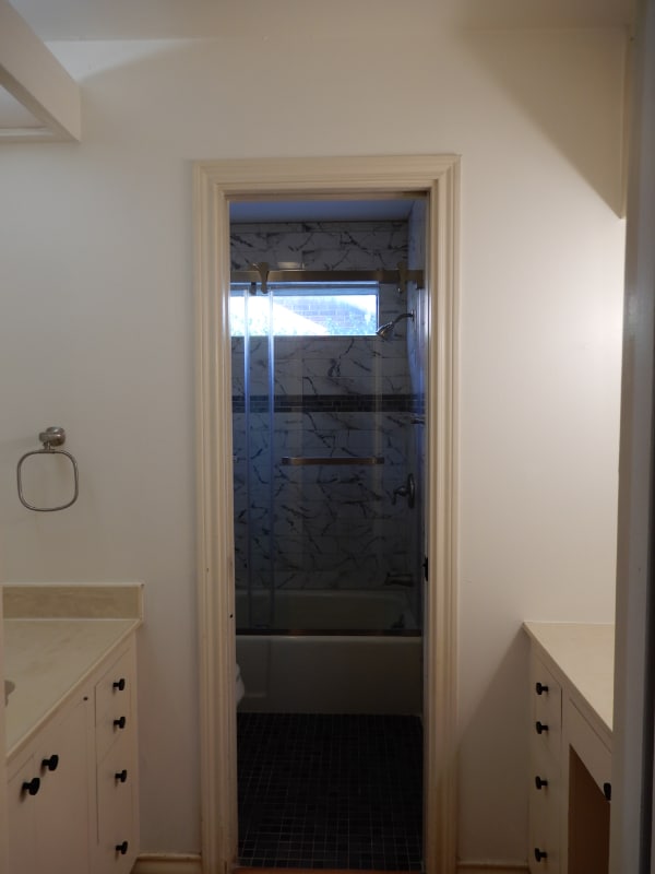 Foto del edificio - 609 N McColl Cir