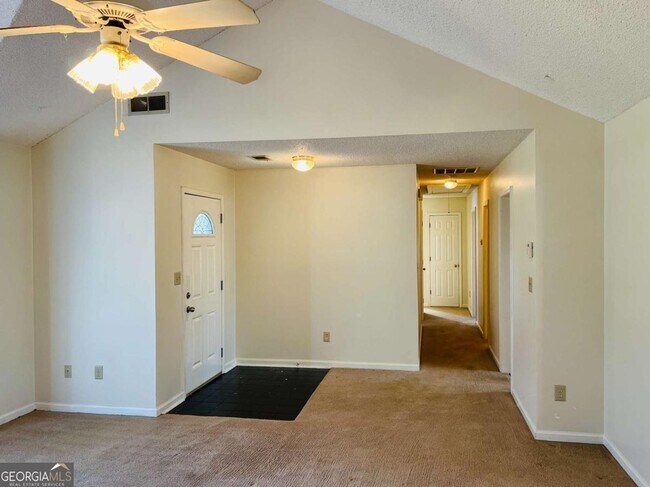 Foto del edificio - 155 Woodstream Dr